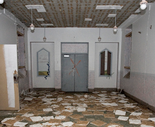 Illustration for article titled Six Abandoned Asylums with Genuinely Chilling Backstories